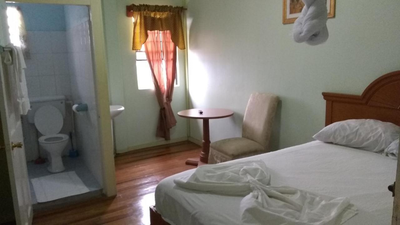 Ms. Holder'S Comfort Villa Georgetown Buitenkant foto