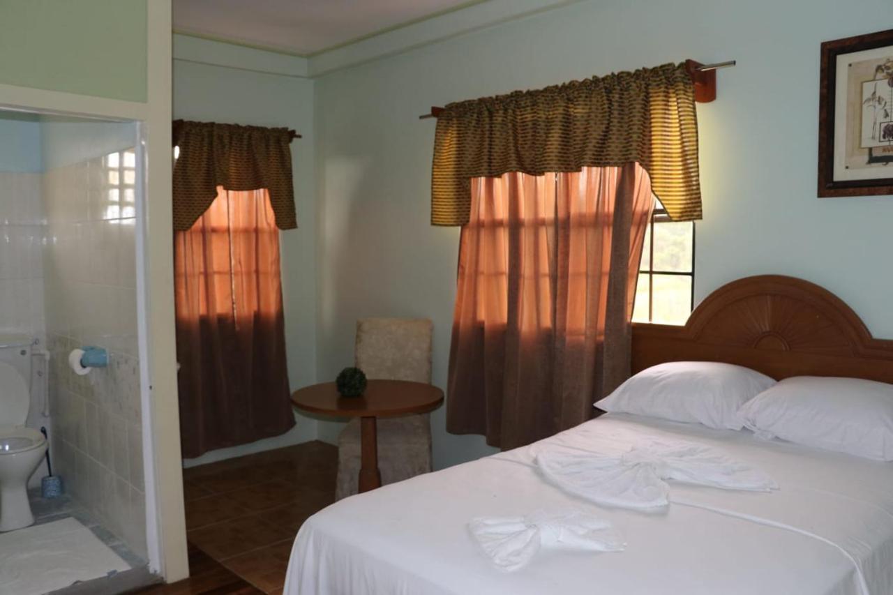 Ms. Holder'S Comfort Villa Georgetown Buitenkant foto